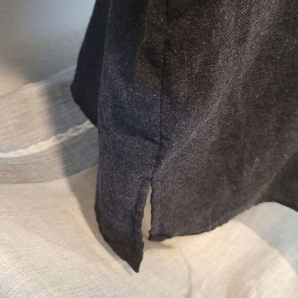 PLUS Philosophy long bell sleeve top - Picture 4 of 7